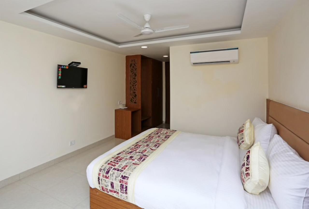 Hotel Airport D'Capitol New Delhi Exterior photo