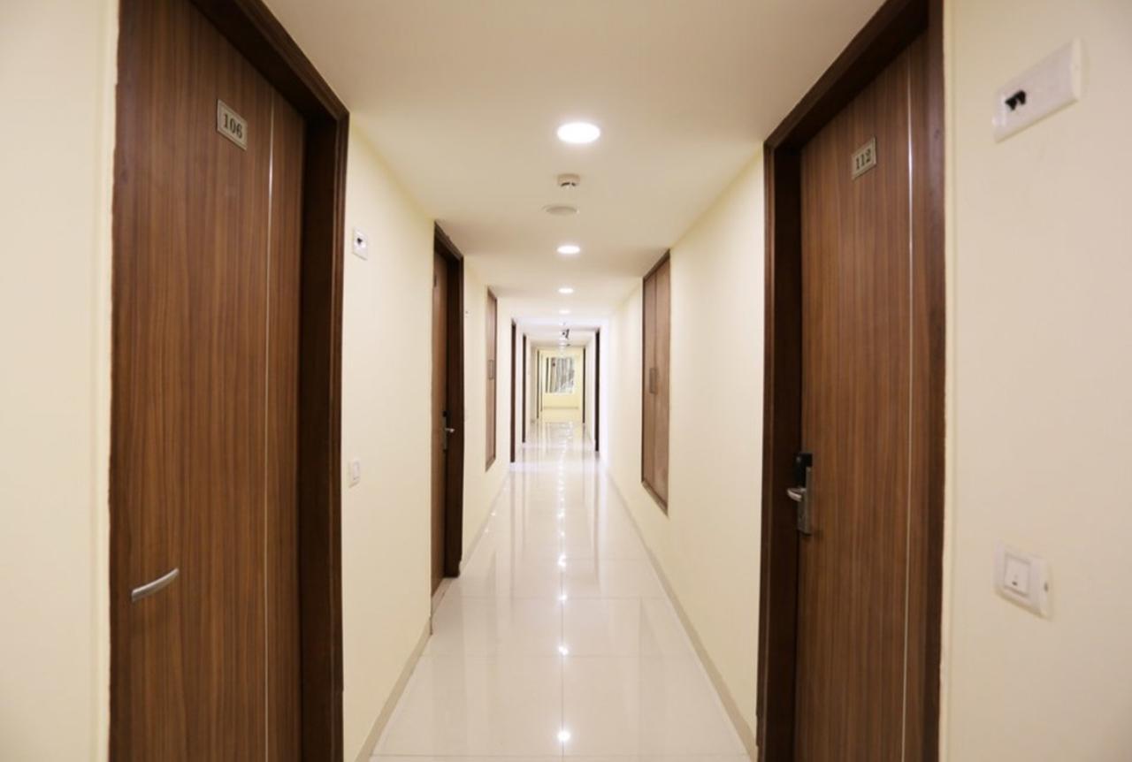 Hotel Airport D'Capitol New Delhi Exterior photo