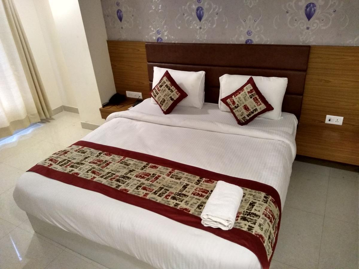 Hotel Airport D'Capitol New Delhi Exterior photo